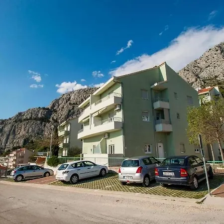 With Parking Space - 21058 Omiš