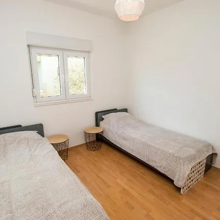 With A Parking Space - 21058 Apartamento Omiš