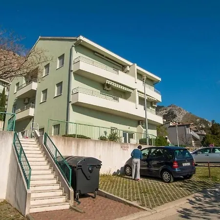 Apartamento With A Parking Space - 21058 Omiš
