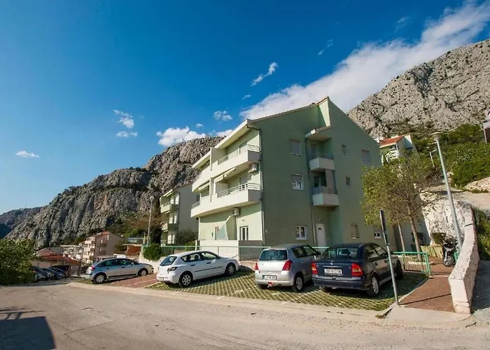 With Parking Space - 21058 Omiš